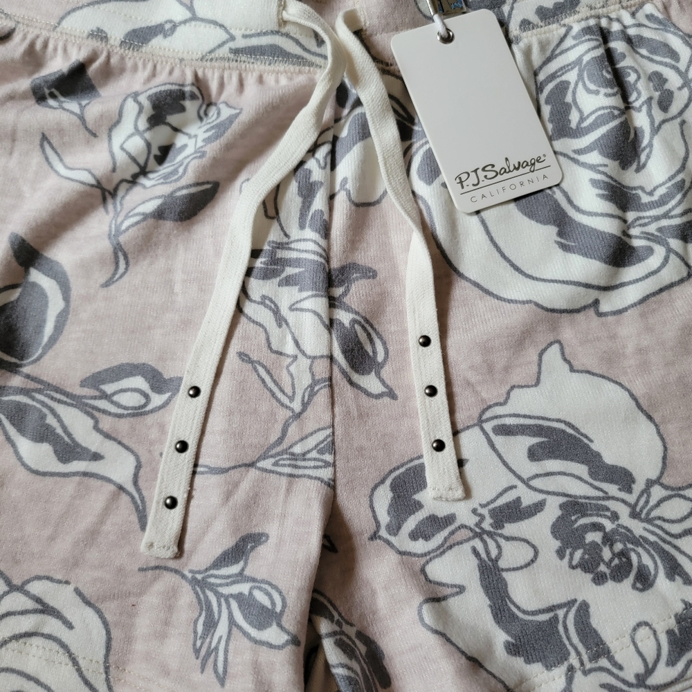 PJ Salvage Women's Floral Lounge Shorts Dust Pink Gray Peachy Soft M Pajamas - Picture 4 of 8